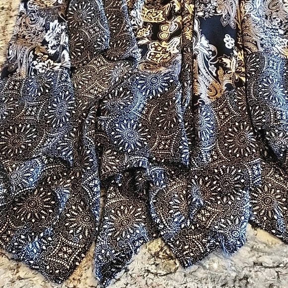 Beautiful Hazel skirt with deep sharkbite hem. - Picture 3 of 6